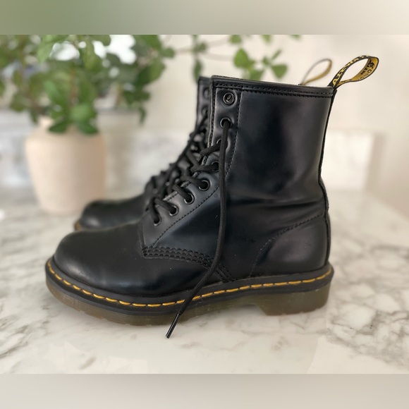 Dr. Martens Smooth Leather Lace Up Boots Black 1460 Combat Military 8 Hole - Picture 6 of 11